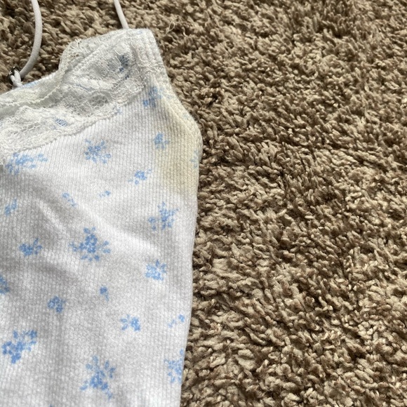 Hollister Floral Tank with Lace Detail - Picture 3 of 4